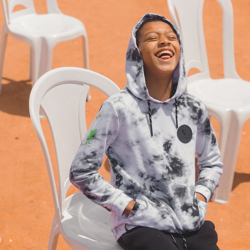 Garotada se divertiu na sess&atilde;o de fotos em Macei&oacute;  &mdash; Foto: Paulo Accioly/Liverpool