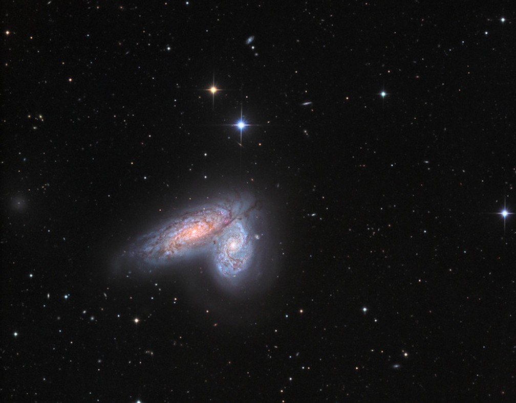Par de galáxias NGC 4567 e NGC 4568 — Foto: Nasa/Johannes Schedler