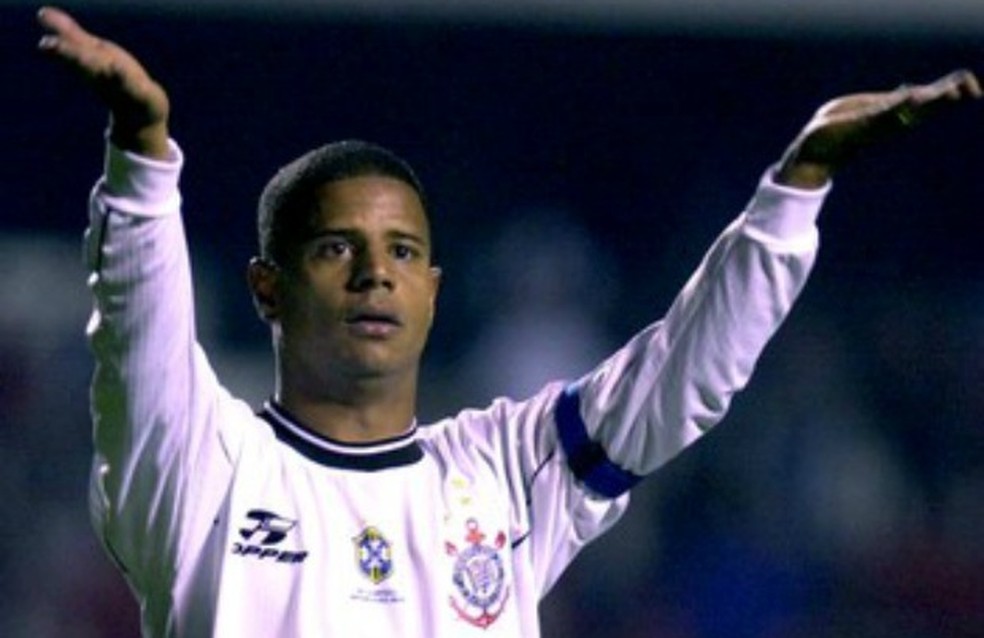 Marcelinho Carioca é ídolo do Corinthians e hoje atua como comentarista esportivo — Foto: Arquivo / Agência Estado