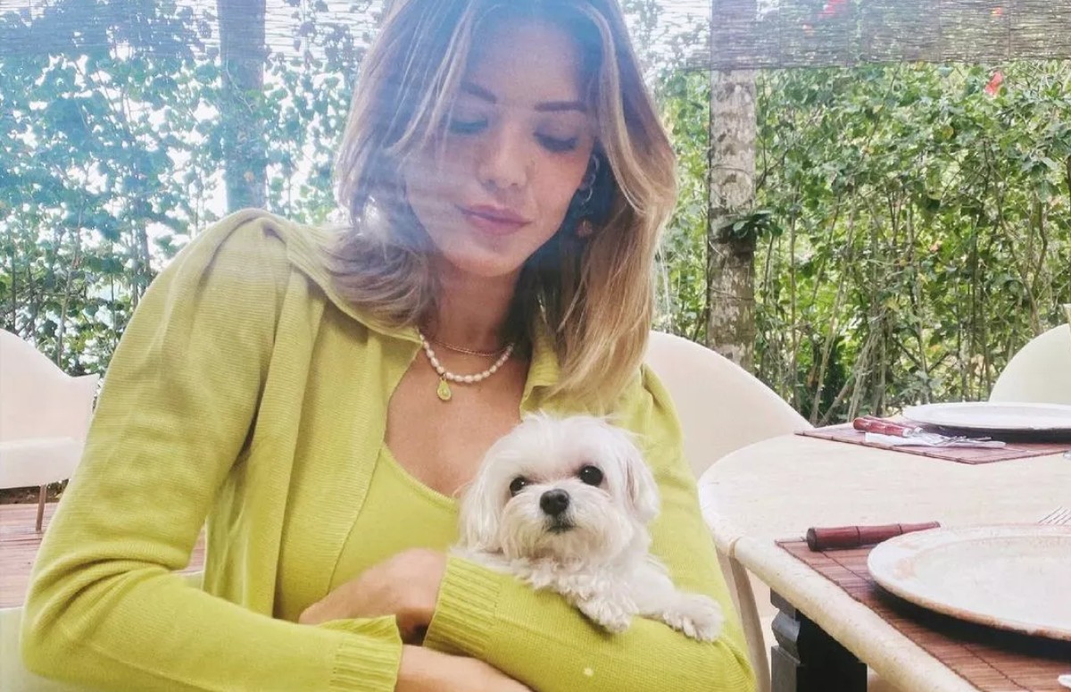 Apesar de não ser tutora de pets, Vitória Strada nutre carinho pelos animais (Foto: Instagram / @vitoriastrada_ / Reprodução)