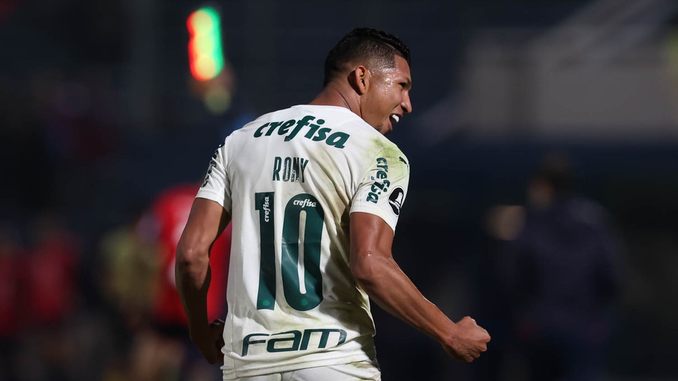 Rony, atacante do Palmeiras, comemora gol contra o Cerro na Libertadores — Foto: Cesar Greco
