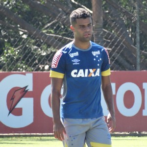 Mano relaciona Alisson e Denilson para volta do Cruzeiro ao Mineirão