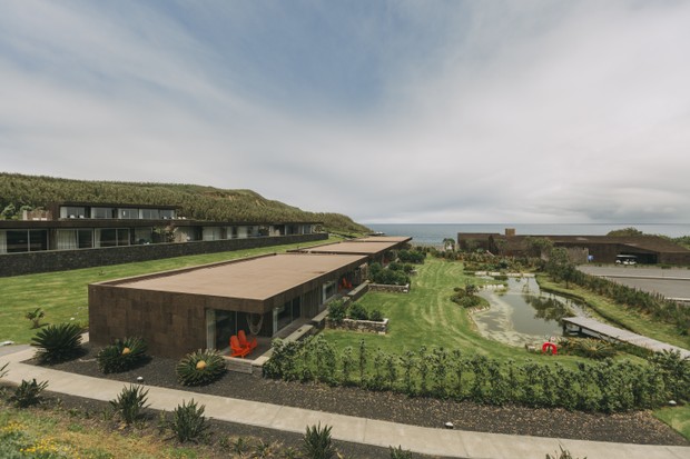 Hotel em Portugal é planejado para se integrar à paisagem  (Foto: Divulgação)