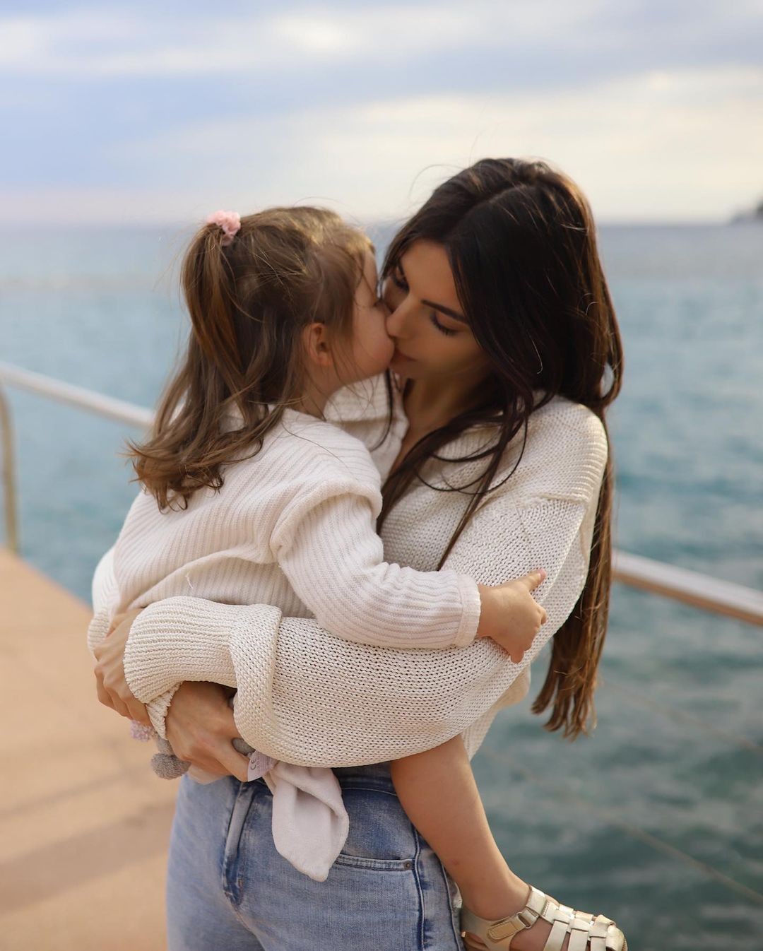 Kelly Piquet com a filha, Penélope (Foto: Reprodução Instagram)