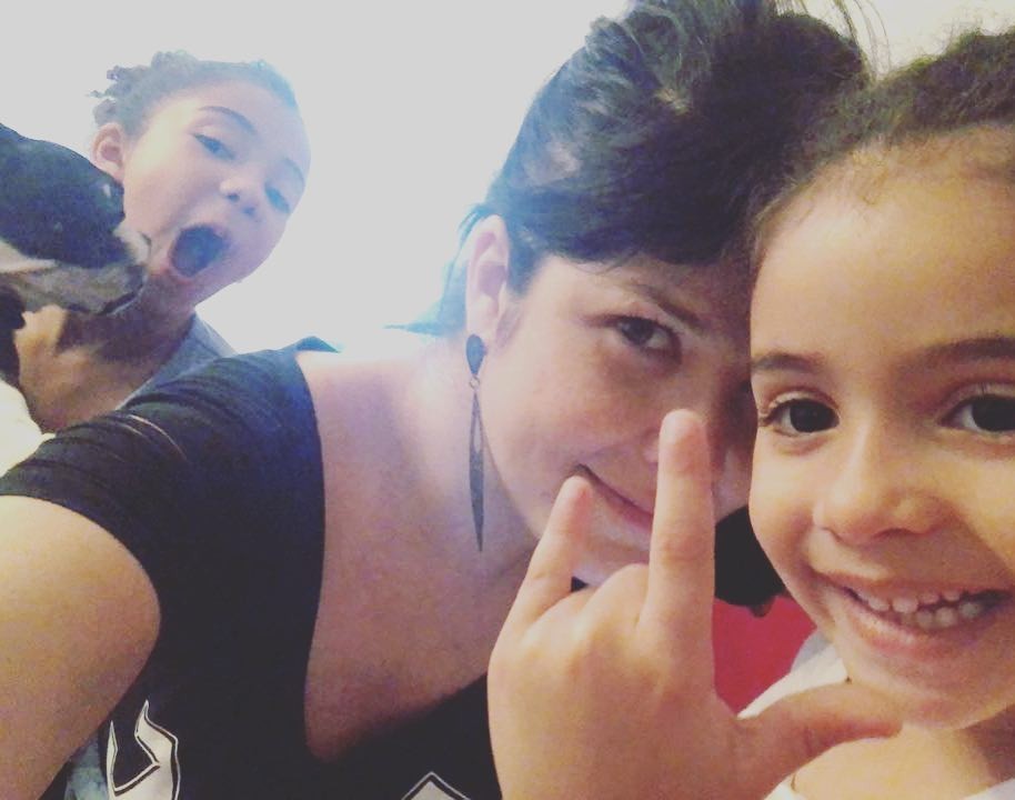 Samara Felippo com as duas filhas (Foto: Reprodução/Instagram)
