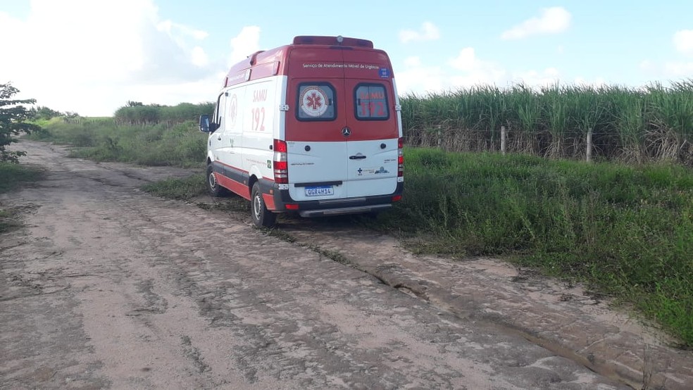 Homens baleados apÃ³s perseguiÃ§Ã£o na Grande Natal foram levados para o hospital â€” Foto: Julianne Barreto/Inter TV Cabugi