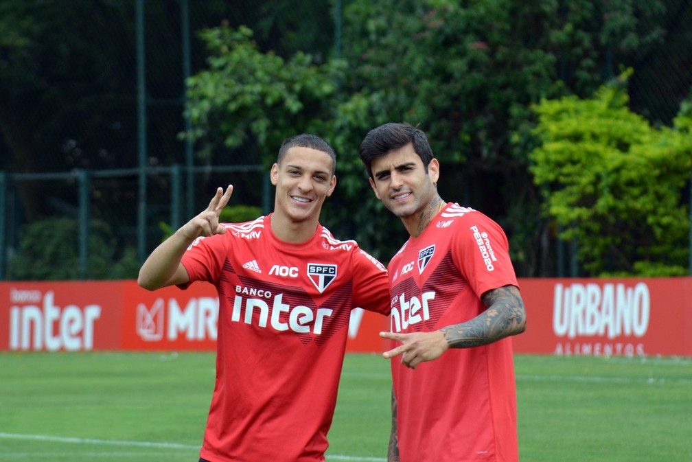Antony e Liziero: jogadores do São Paulo revelados em Cotia estão em alta no mercado da bola — Foto: Érico Leonan / saopaulofc.net