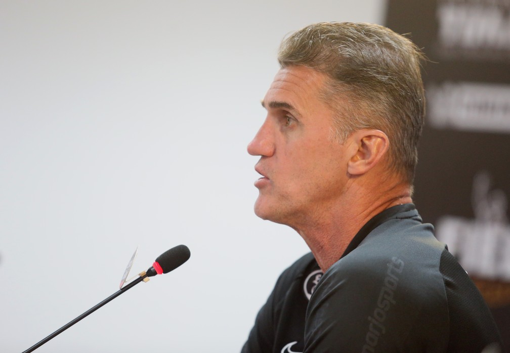 Estilo raiz com jogo moderno: Vagner Mancini explica o que espera do Corinthians