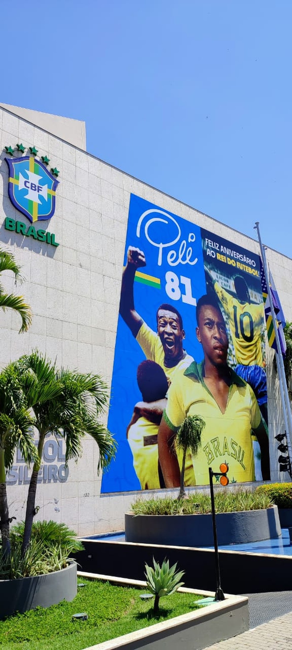 Homenagem a Pelé na sede da CBF — Foto: CBF