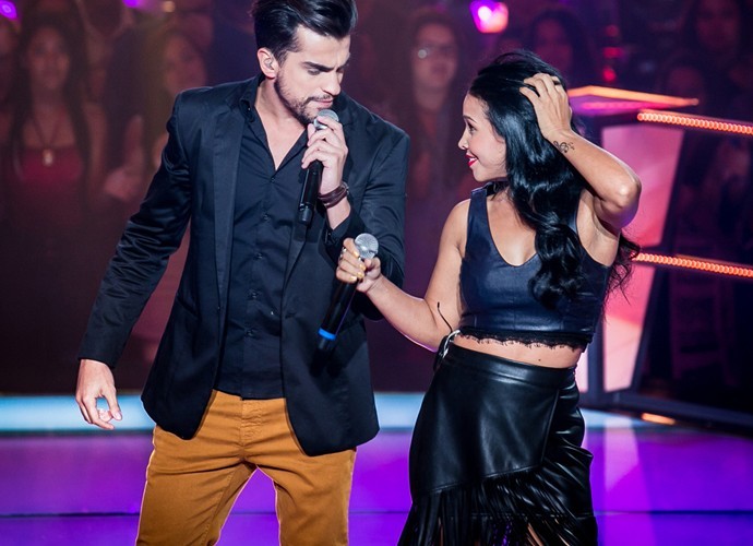 Matteus canta com Paulynha Arrais em Batalha do 'The Voice' (Foto: Isabella Pinheiro / Gshow)