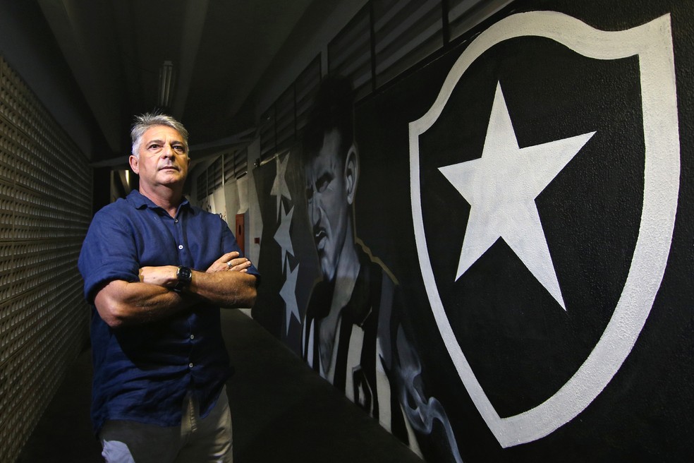 Marcos PaquetÃ¡ Ã© o novo tÃ©cnico do Botafogo (Foto: Vitor Silva / SS Press / BFR)