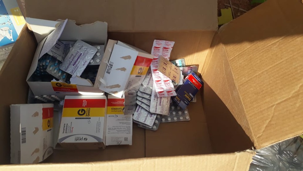 Medicamentos estavam com prazo de validade vencido  Foto: Arquivo pessoal