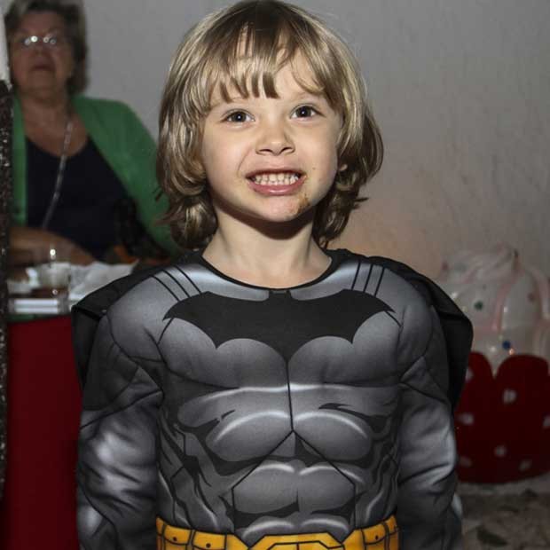 Vittorio Ga,listeu Iódice se vestiu de Batman, seu super-herói preferido (Foto: Divulgação)