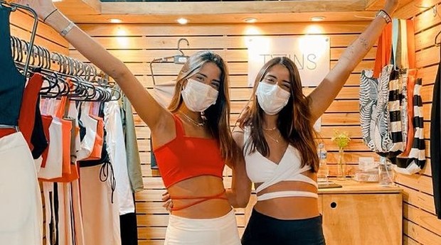 Roupas da Twins Store são produzidas pelas próprias irmãs, (Foto: Reprodução/Instagram)