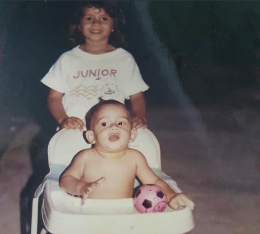 Rafaelle e a irmã mais velha Manu Leone — Foto: Arquivo Pessoal