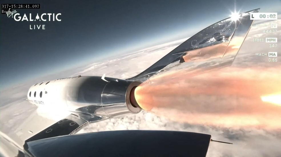 Virgin Galactic levou quatro passageiros foram ao espaço nesta quinta-feira — Foto: AFP / Virgin Galactic