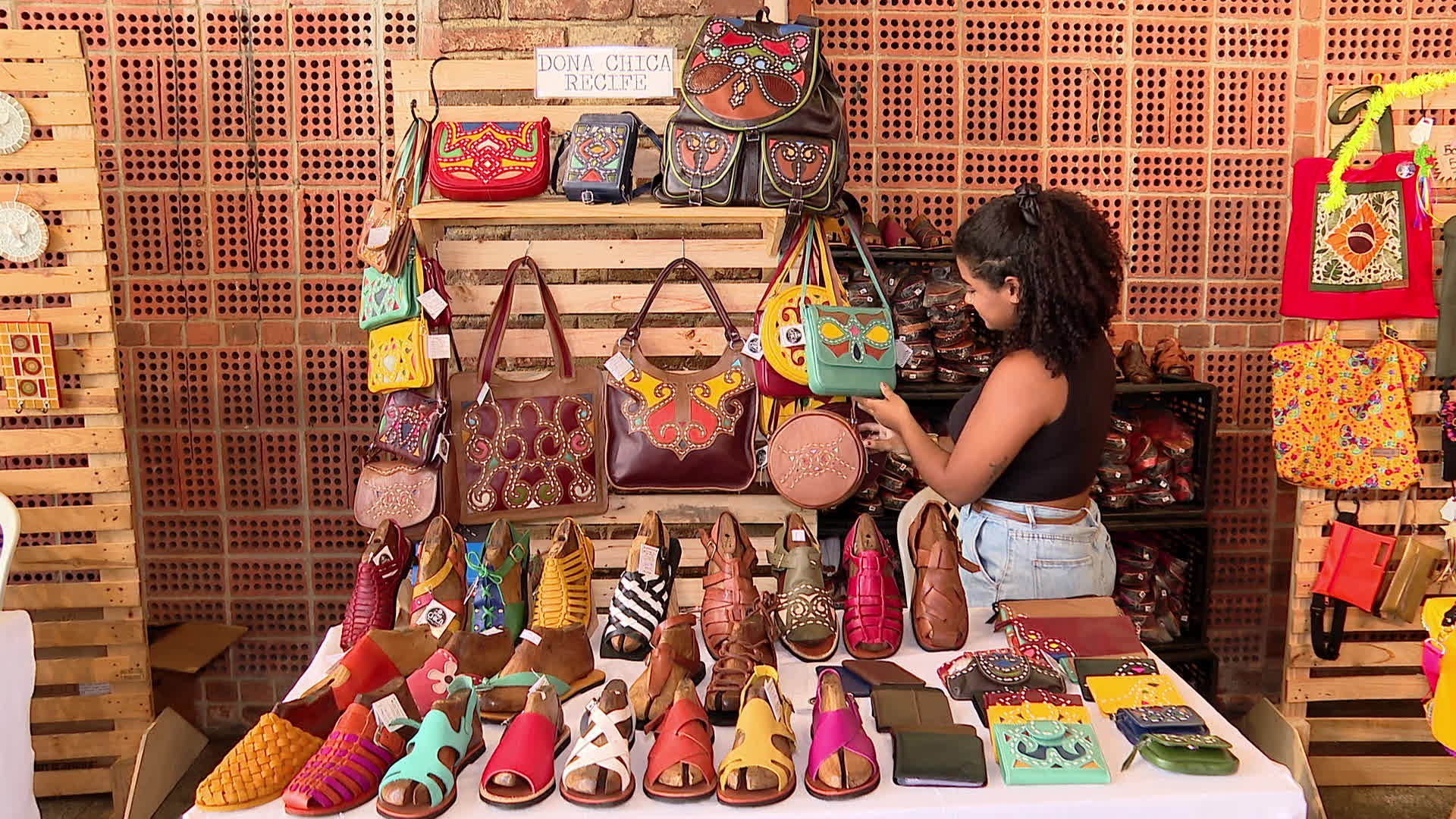 Feira de empreendedoras em Olinda reúne produtos de decoração e acessórios para o Carnaval