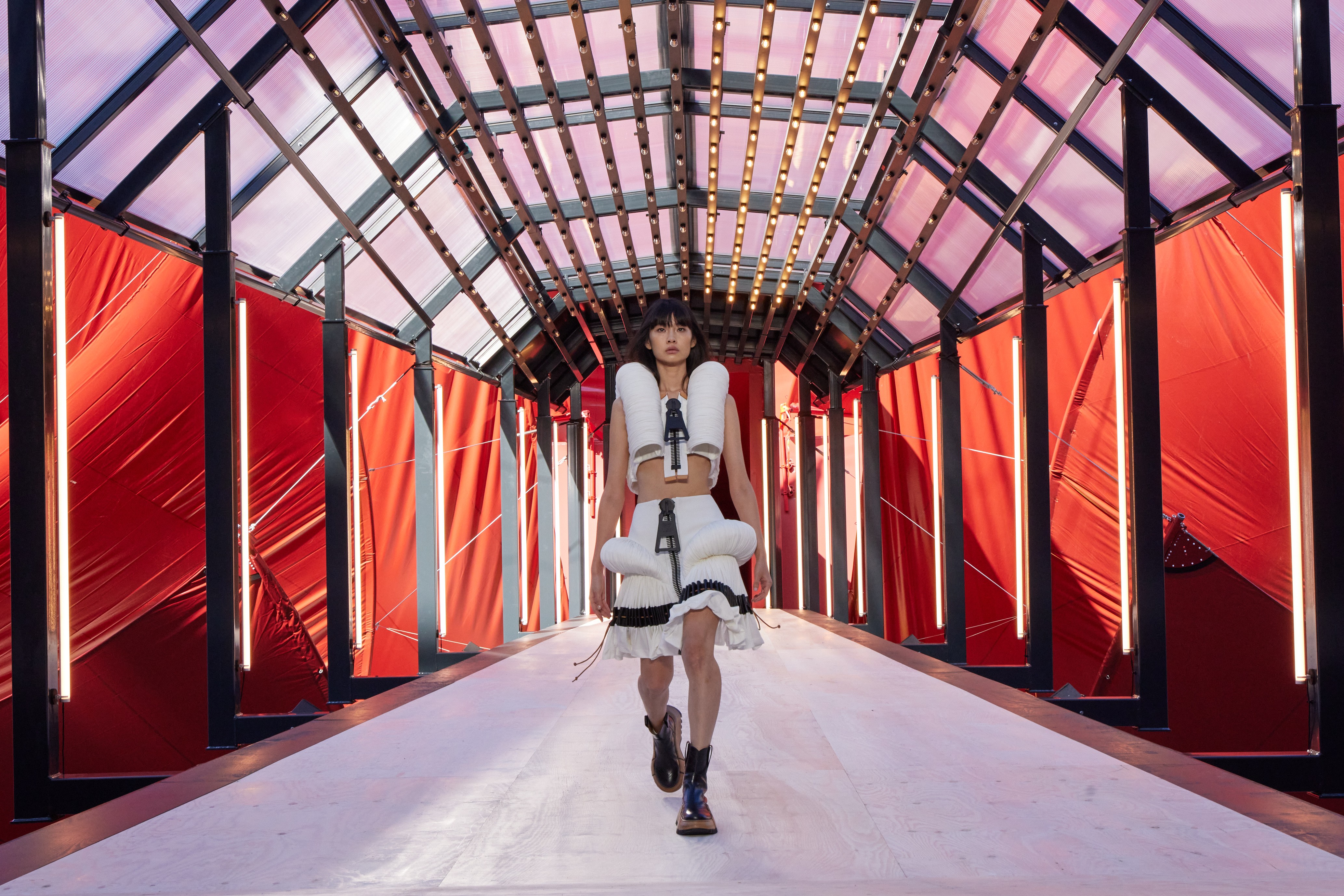 Desfile Louis Vuitton – Primavera 2022 ready-to-wear no Museu do