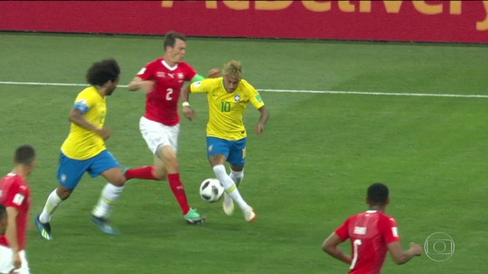 Meia rasgada de Neymar, Coutinho voando... Brasil x Suíça em imagens