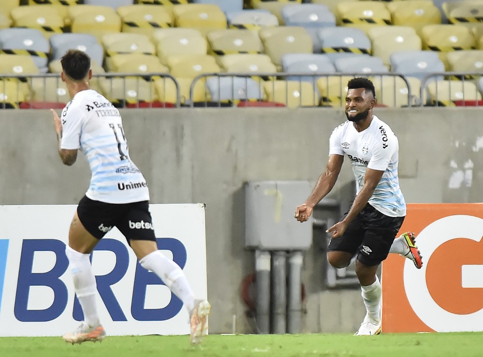 Borja comemora o gol em Flamengo x Grêmio — Foto: André Durão