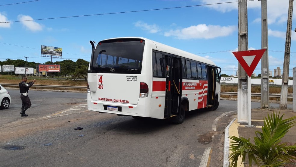 Micro-Ã´nibus colidem na Zona Sul de Natal e acidente deixa feridos â€” Foto: SÃ©rgio Henrique Santos/Inter TV Cabugi