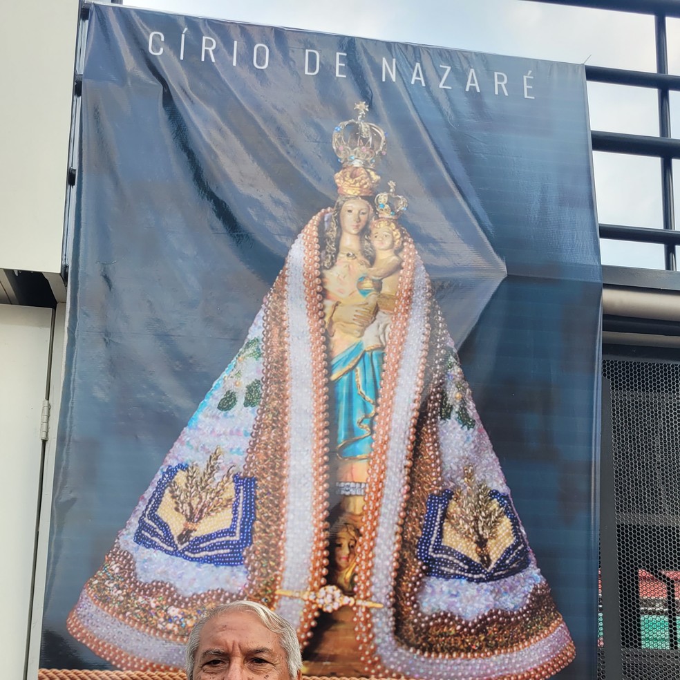 Antônio mora em Brasília, mas aproveitou que estava no Acre para acompanhar a procissão — Foto: Tácita Muniz/g1