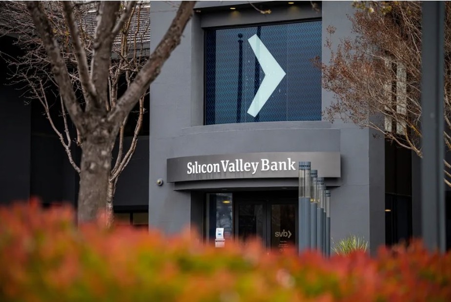 Silicon Valley que entrou em colapso na sexta-feira, dia 10, desde 1983 financiava startups de tecnologia no Vale do Silício