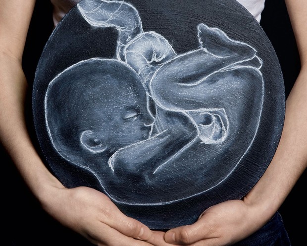 Desenho de barriga de grávida (Foto: RubberBall/Getty Images)