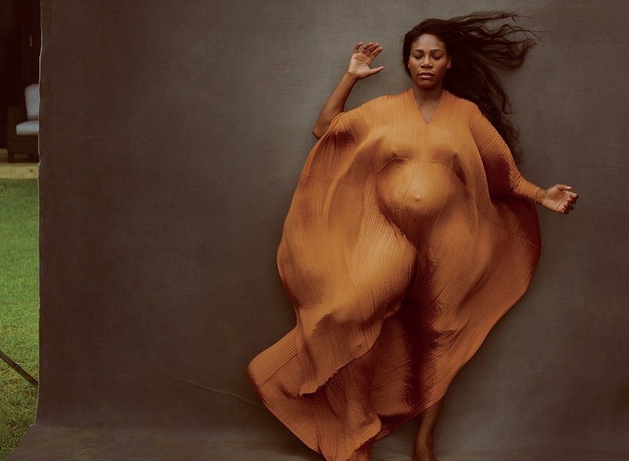 Serena Williams surge gravidíssima na capa e recheio da Vanity Fair (Foto: Divulgação)