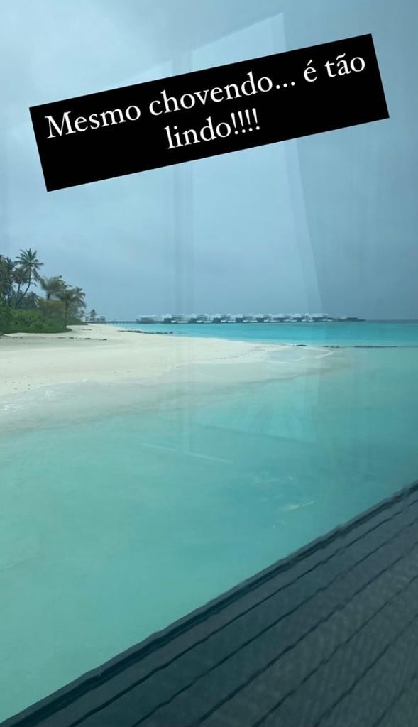 Juliana Paes curte Maldivas e hotel de luxo com diárias de até R$ 52 mil (Foto: Reprodução/Instagram)