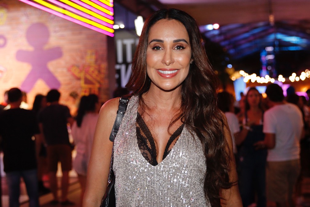 Carol Marra chega com brilhos ao Lollapalooza 2019 — Foto: Celso Tavares/2019