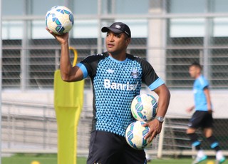 Grêmio reforça aposta a longo prazo com Roger e pode renovar por 2 anos