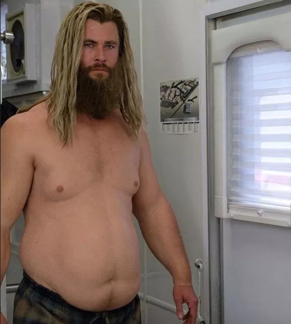 Chris Hemsworth, ator de Thor, revela ter feito significativas