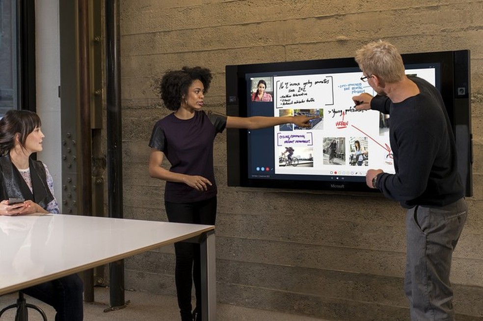 Colaboração via Skype no Surface Hub é limitada (Foto:  Foto: Divulgação/Microsoft)