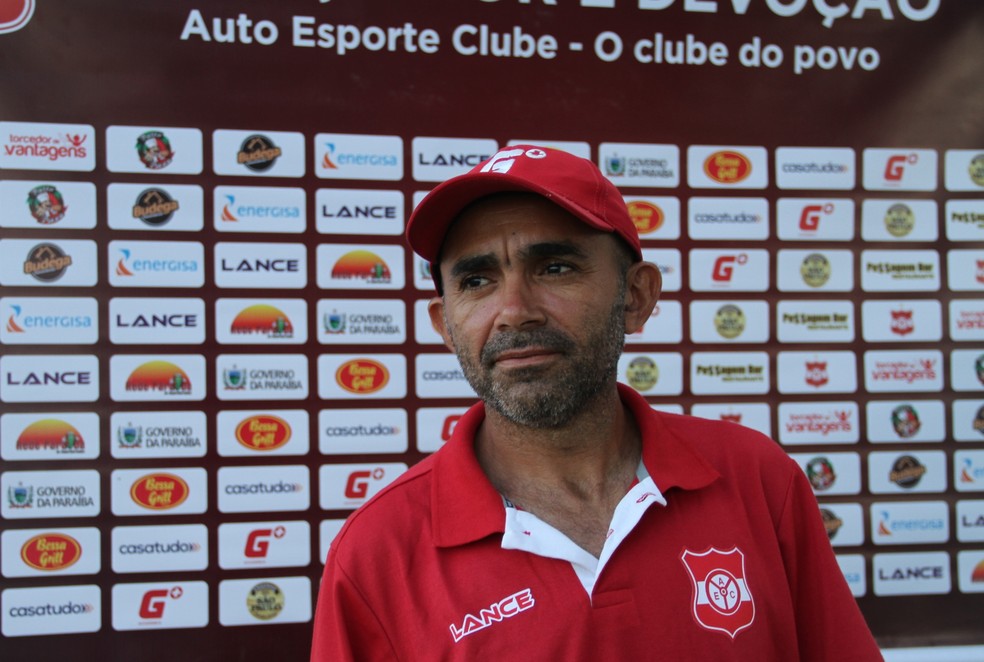 Maia aposta no sucesso do meia para brigar na parte de cima do estadual (Foto: Cisco Nobre/GloboEsporte.com)