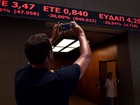 Após cinco semanas fechada, Bolsa de Atenas volta a operar