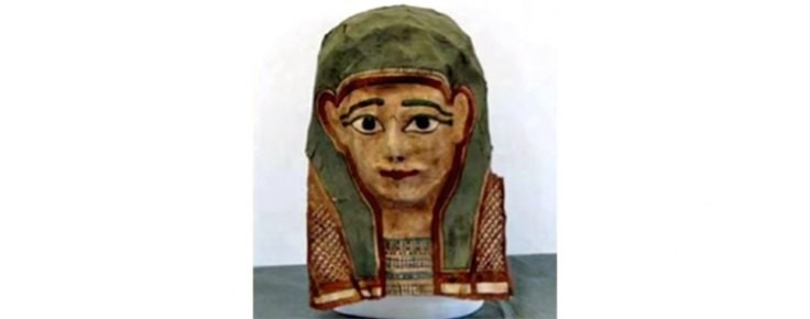 a máscara continha fragmentos de um papiro antigo (Foto: divulgação)