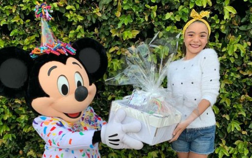 Com Apenas 12 Anos As Gemeas Melissa E Nicole Acumulam 13 5 Milhoes De Fas Na Internet Pequenas Empresas Grandes Negocios Mundo Digital