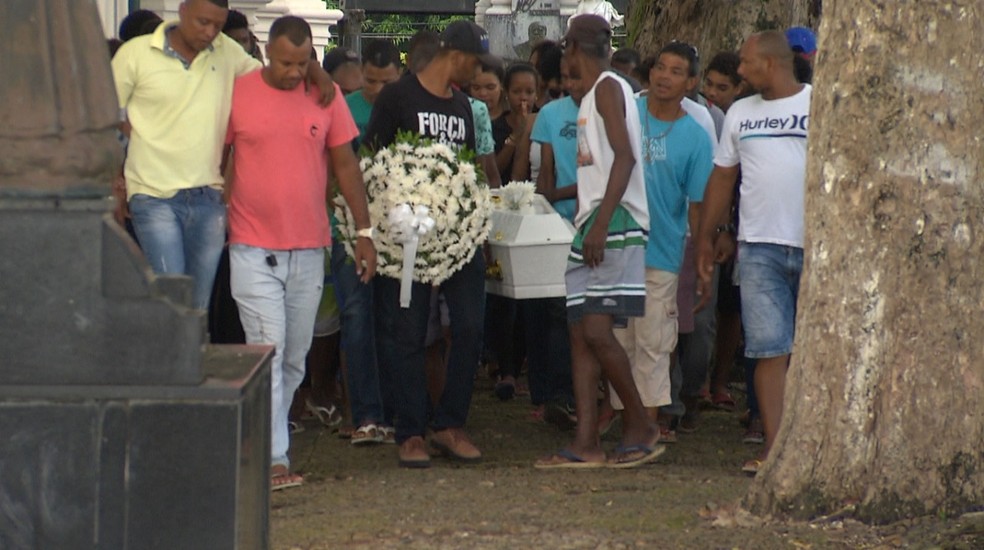 Darilane tinha 13 anos e morreu na noite de sÃ¡bado â€” Foto: ReproduÃ§Ã£o/TV Bahia