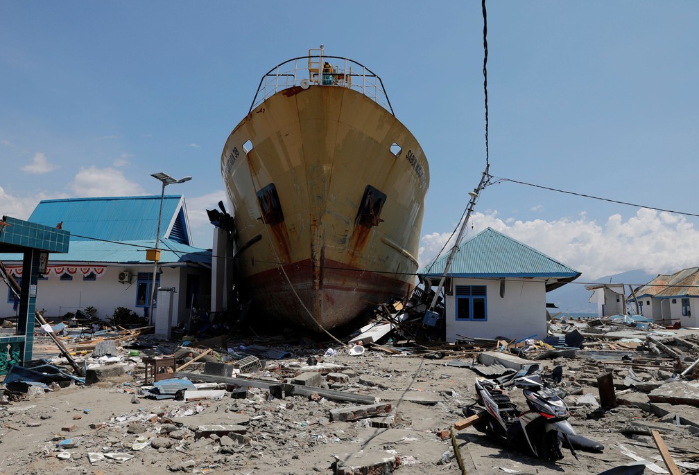 Resultado de imagem para 2018 TSUNAMI Indonésia 2000 MORTOS