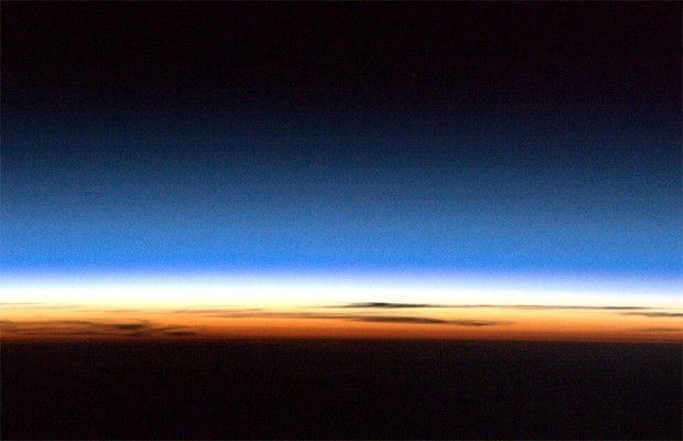 Image of a region of Earth's atmosphere released by the astronaut (Photo: Reproduction/Twitter/@Cmdr_Hadfield)