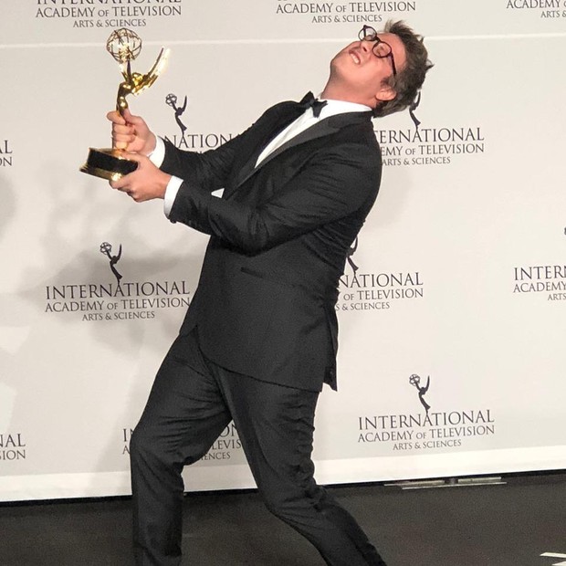 Fábio Porchat comemora Emmy de Porta dos Fundos (Foto: Reprodução/Instagram)