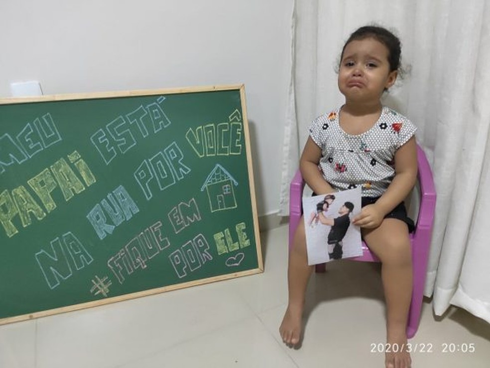 Fazer o policiamento nas ruas e ficar longe da fam�lia se tornou uma tarefa ainda mais perigosa para os pais de Ana Raquel � Foto: Pol�cia Militar/Divulga��o