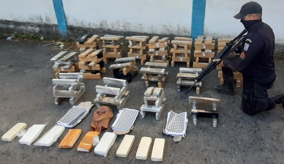 PM apreende cerca de 170 kg de drogas em Paraty — Foto: Divulgação/Polícia Militar