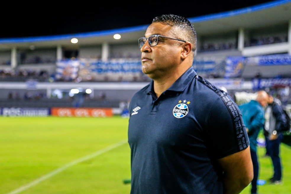 Após 10 jogos seguidos sem perder na Série B, Grêmio ainda não convenceu na competição