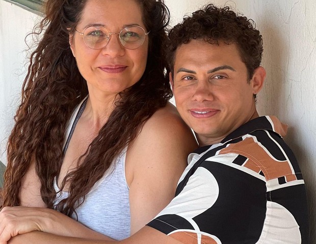Silvero Pereira e Isabel Teixeira (Foto: Reprodução/Instagram)