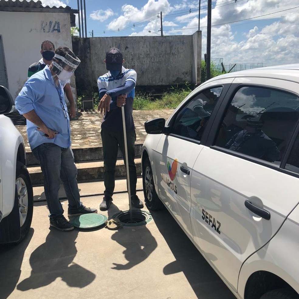 Tanque de posto de combustíveis em Pilar, AL, lacrada durante operação da Sefaz — Foto: Ascom/Sefaz-AL
