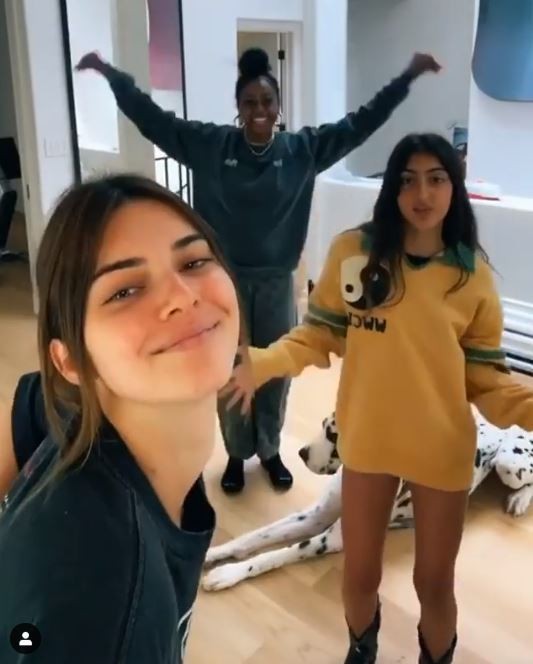 Kendall Jenner com as amigas Gigi e Justine (Foto: Instagram)