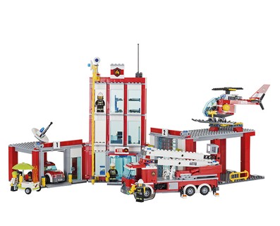 Lego City Montar o caminhão de bombeiro e os edifícios é só o começo da brincadeira. As 919 peças permitem exercitar a criatividade e criar histórias. Destaque para o cachorro dálmata e o helicóptero que vêm inclusos e fazem sucesso entre as crianças.  R$ 649,99, da Lego.