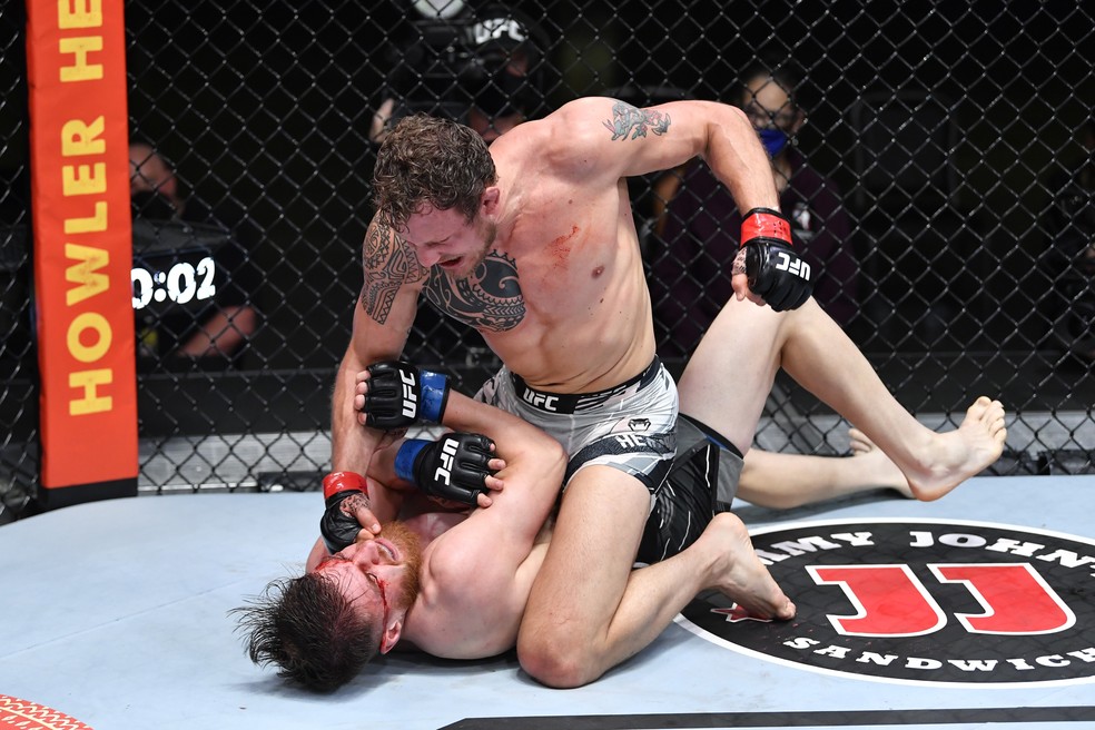 Jack Hermansson vem de vitória dominante contra Edmen Shahbazyan — Foto: Chris Unger/Zuffa LLC